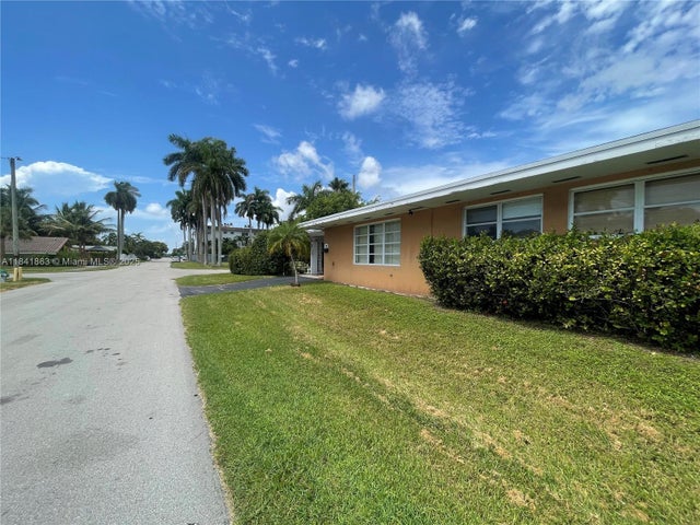 2 of 14 - 1400 N 16th Ave 1400, Hollywood, FL