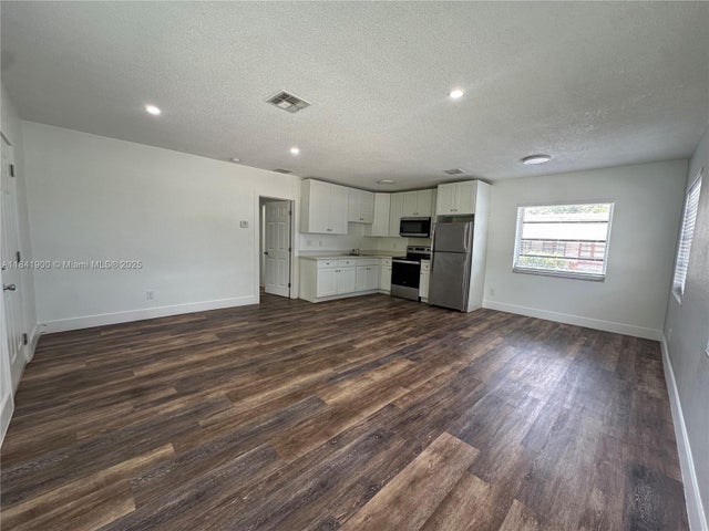 4 of 32 - 3315 Sw 15th Ave 6, Fort Lauderdale, FL
