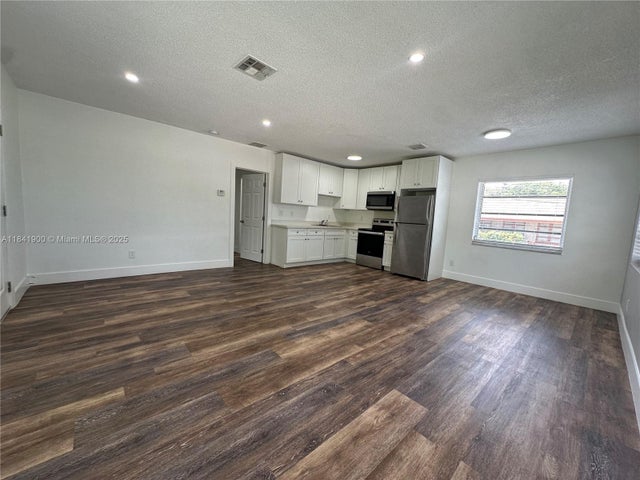 5 of 32 - 3315 Sw 15th Ave 6, Fort Lauderdale, FL