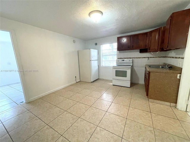 1 of 9 - 6111 Buchanan St 1, Hollywood, FL
