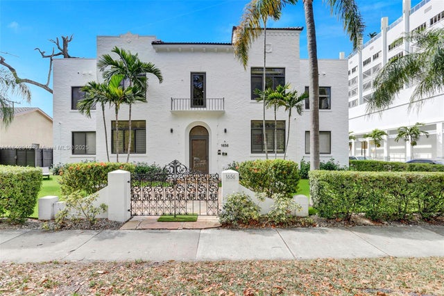 2 of 32 - 1656 Polk St 4, Hollywood, FL