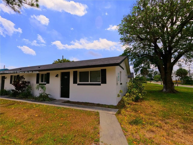 2 of 10 - 4878 Serafica Dr 2, Lake Worth, FL