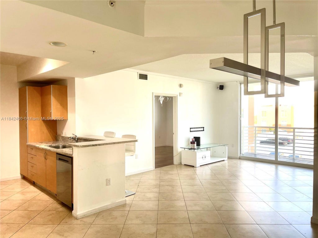 18800 Ne 29th Ave 723, Aventura