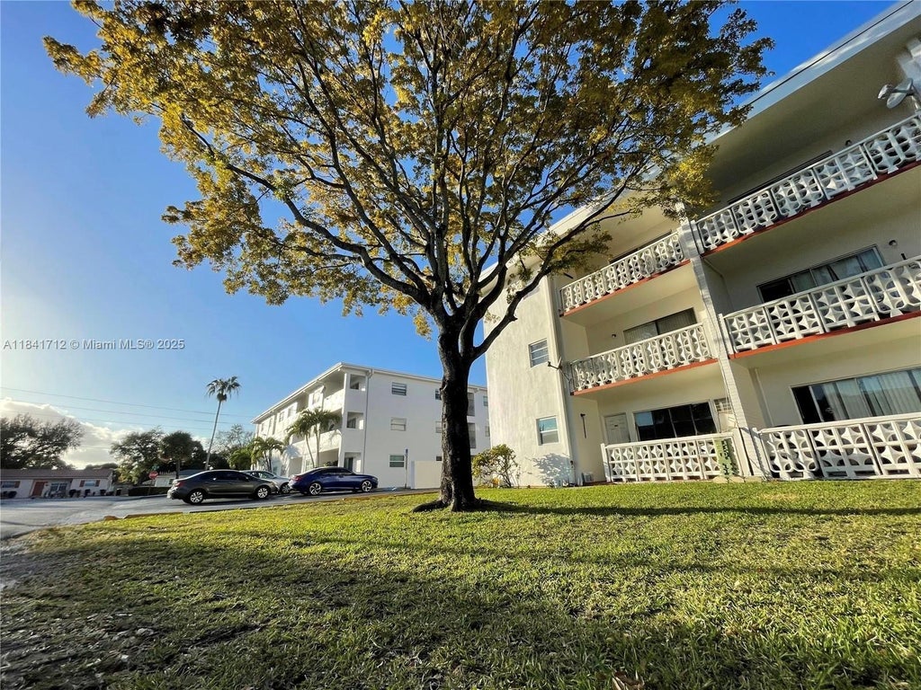 17001 Ne 9th Ave 12c, Miami