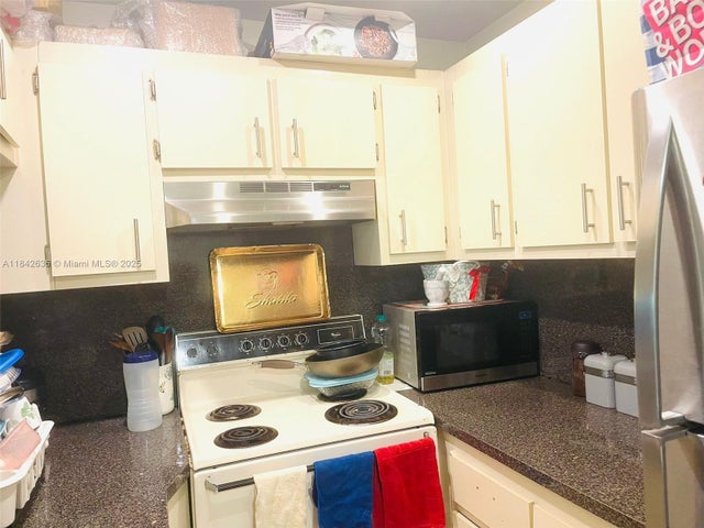 5 of 10 - 10023 Winding Lake Rd 203, Sunrise, FL