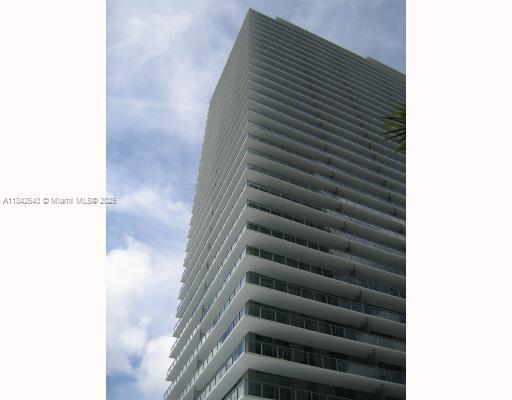 79 Sw 12th St 1909-s + Den, Miami