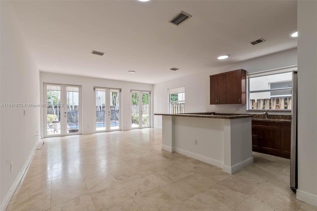 3133 Hibiscus St 3133, Miami