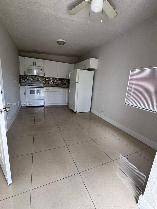 1 of 4 - 2222 Van Buren St 12, Hollywood, FL