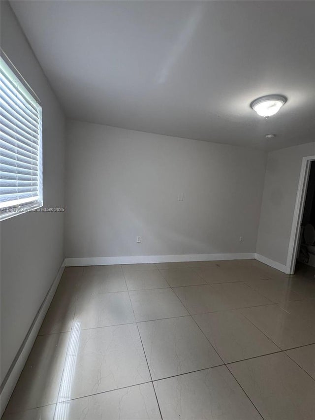 2 of 4 - 2222 Van Buren St 12, Hollywood, FL