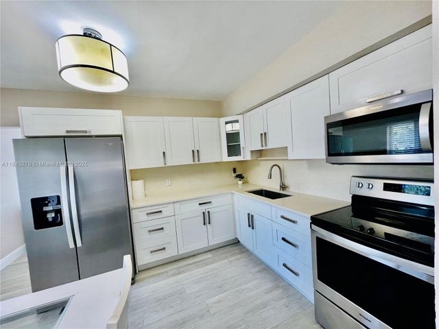 2 of 14 - 1002 S 27th Ave, Hollywood, FL