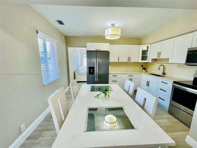 3 of 14 - 1002 S 27th Ave, Hollywood, FL