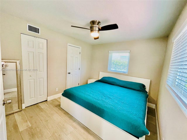 4 of 14 - 1002 S 27th Ave, Hollywood, FL
