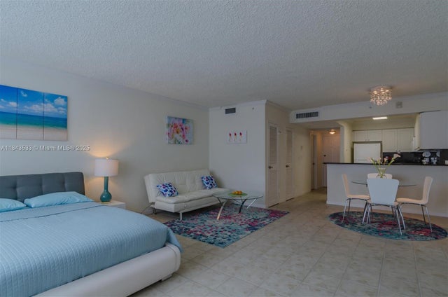 4 of 17 - 2501 S Ocean Dr 534, Hollywood, FL