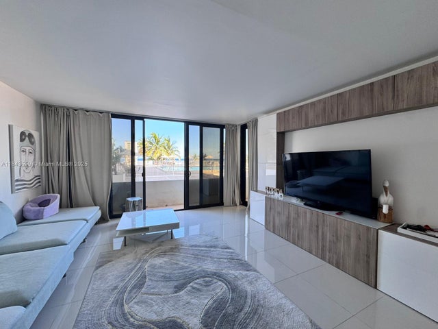 5 of 18 - 2201 S Ocean Dr 301, Hollywood, FL