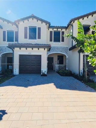 Photo of Listing #A11843573