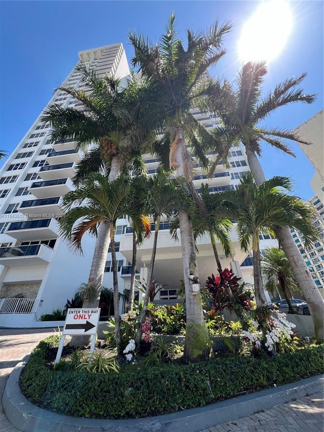 2 of 28 - 3140 S Ocean Dr 303, Hallandale Beach, FL