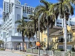 2 of 3 - 1657 Tyler St 204, Hollywood, FL