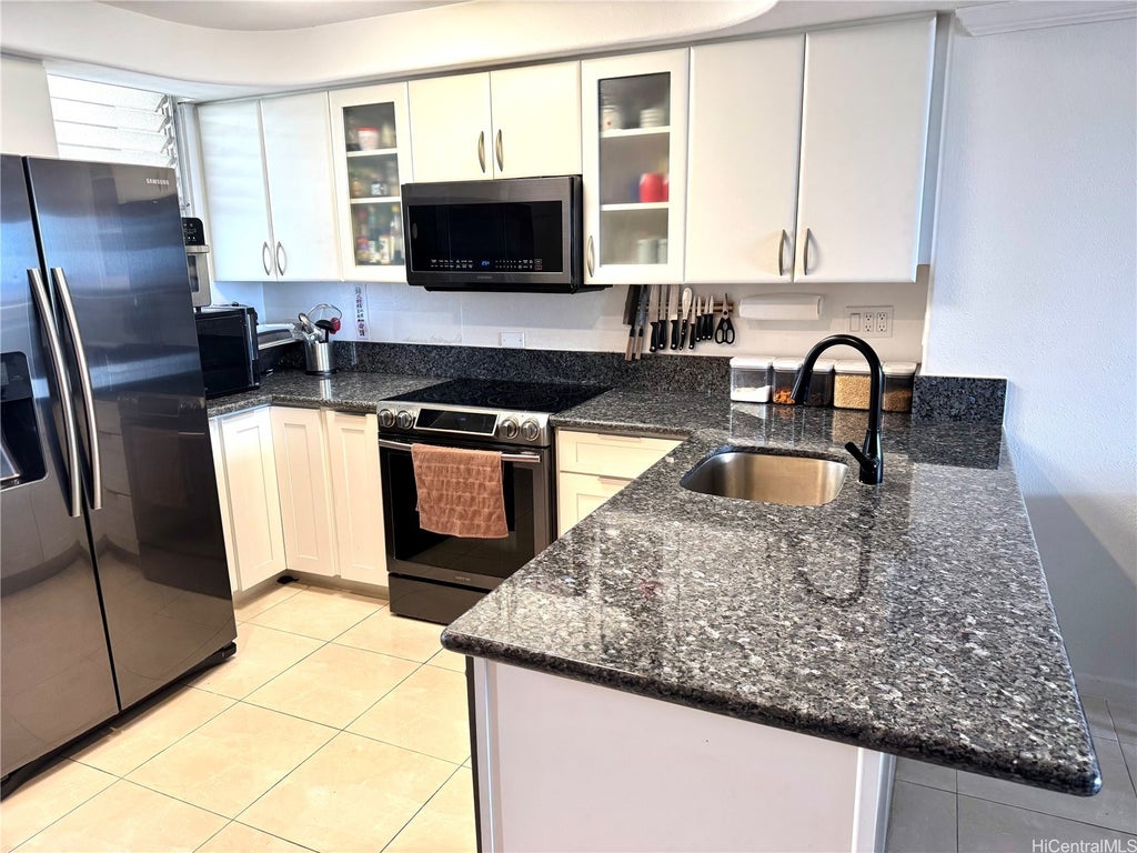 (unit #3307) 1212 Punahou Street, Honolulu