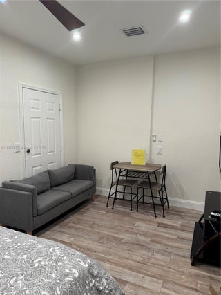 Photo of Listing #A11841873