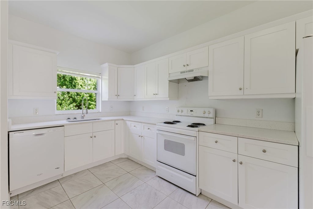 5612 Rose Garden Rd 103, Cape Coral