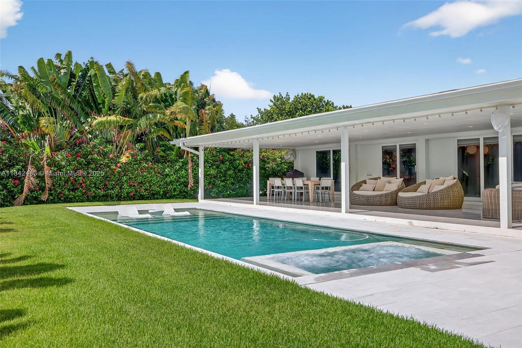1001 Diplomat Pkwy, Hallandale Beach
