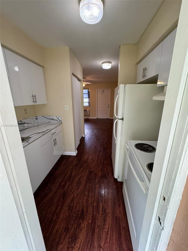 4 of 18 - 844 Nw 18th Ave A, Fort Lauderdale, FL