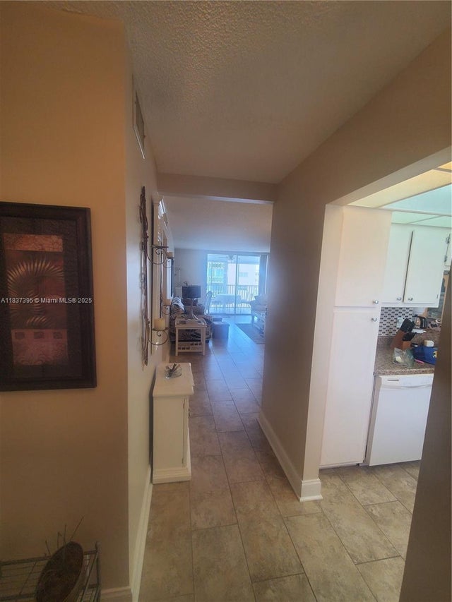 1 of 18 - 319 Ne 14th Ave 507, Hallandale Beach, FL