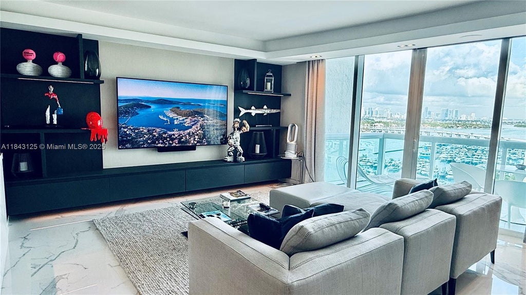 1000 S Pointe Dr 1706, Miami Beach