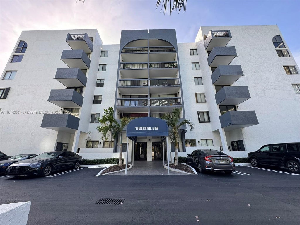 2715 Tigertail Ave 404, Miami