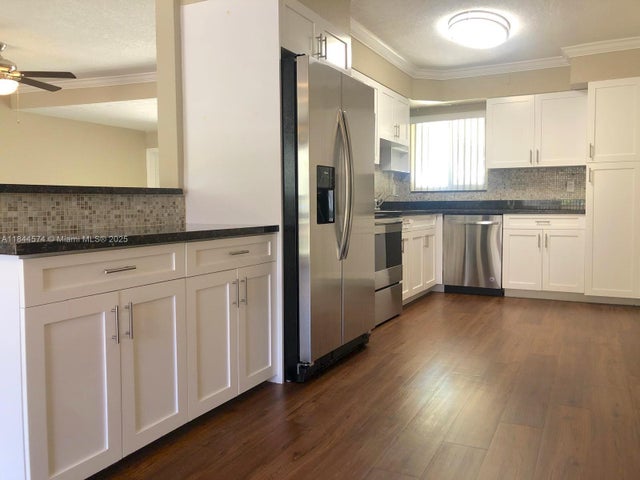 3 of 10 - 2809 Middle River Dr 1, Fort Lauderdale, FL