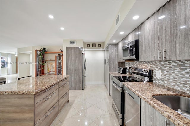 3 of 43 - 1301 Ne 7th St 318, Hallandale Beach, FL