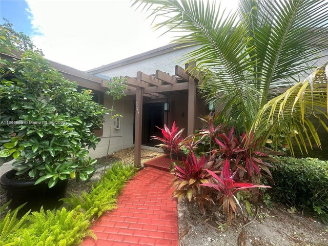 2 of 19 - 2743 S Parkview Dr 2743, Hallandale Beach, FL