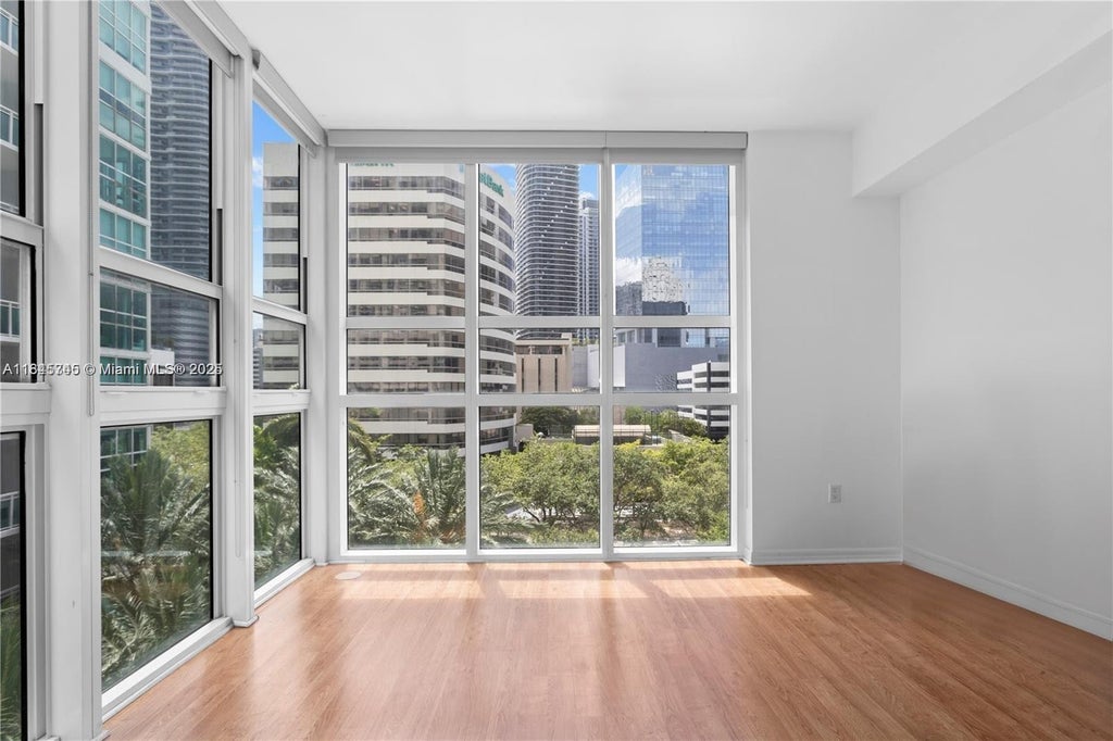 950 Brickell Bay Dr 501, Miami
