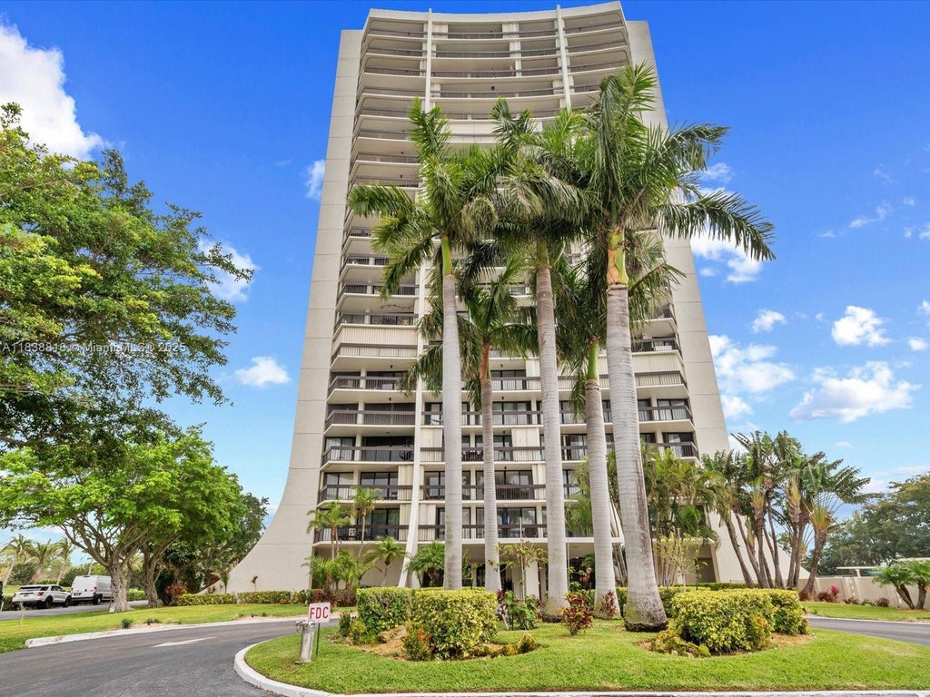 2000 Presidential Way 901, West Palm Beach