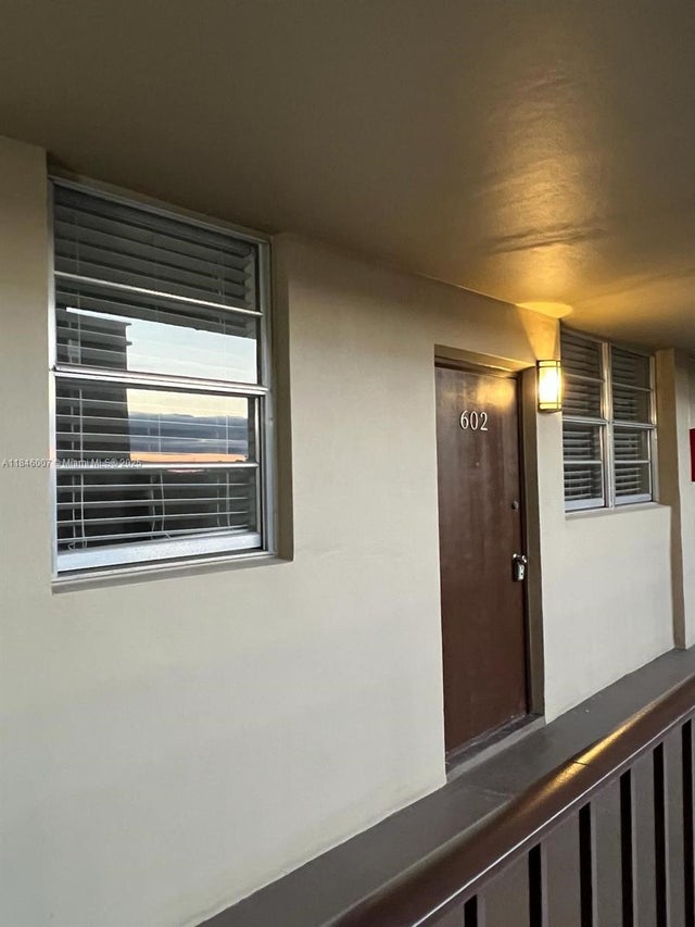 5 of 21 - 1811 Jefferson St 602, Hollywood, FL