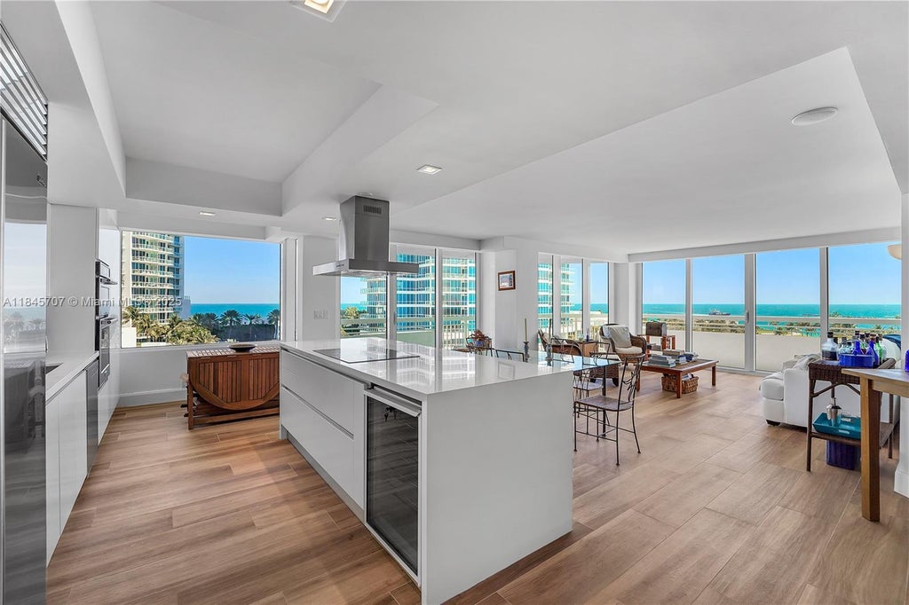 400 S Pointe Dr 704, Miami Beach