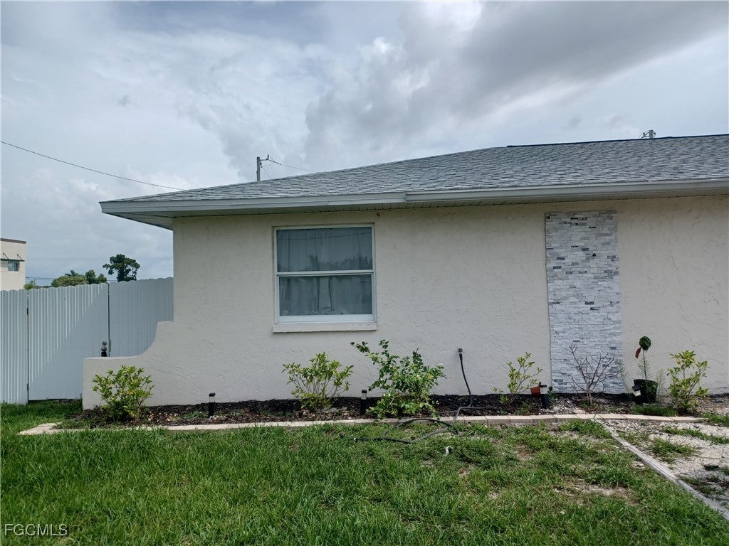 1102 Sw 15th Ter, Cape Coral