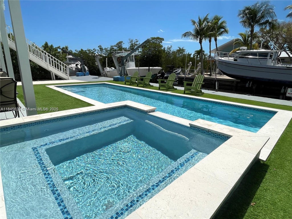 1027 Adams, Key Largo