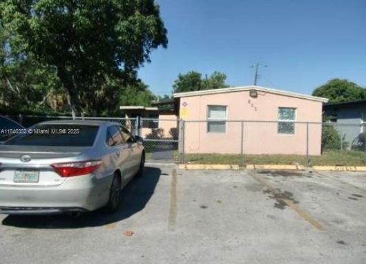 1 of 6 - 805 Nw 12th Ave 1-3, Fort Lauderdale, FL