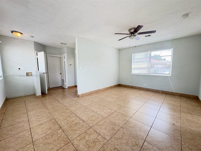 2 of 9 - 2527 N 23rd Ave 2525, Hollywood, FL