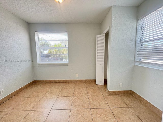 3 of 9 - 2527 N 23rd Ave 2525, Hollywood, FL