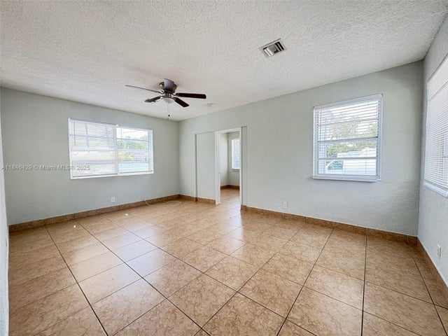 5 of 9 - 2527 N 23rd Ave 2525, Hollywood, FL