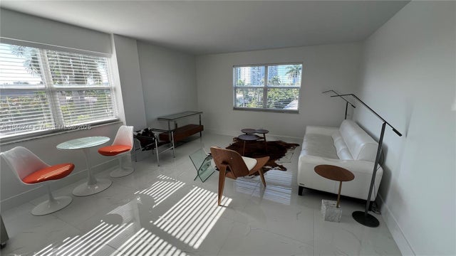 2 of 34 - 619 Orton Ave 405, Fort Lauderdale, FL