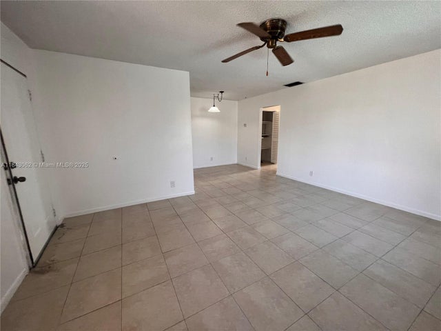 5 of 9 - 410 Se 4th Ave 6, Hallandale Beach, FL