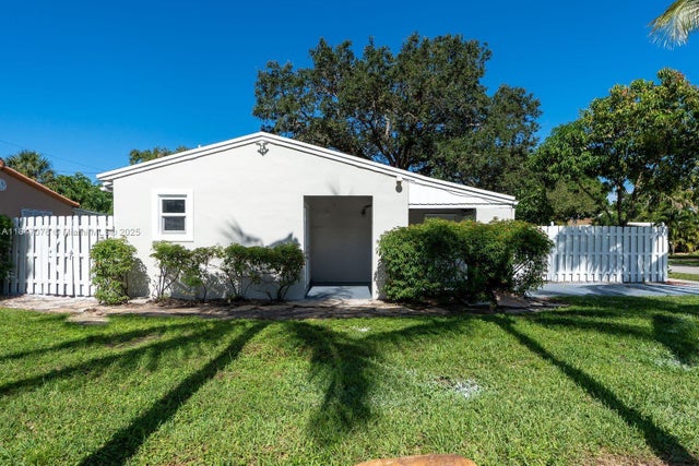 2 of 27 - 1121 Sw 18th Ct 1121, Fort Lauderdale, FL