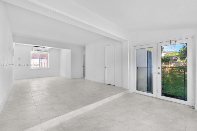 4 of 27 - 1121 Sw 18th Ct 1121, Fort Lauderdale, FL