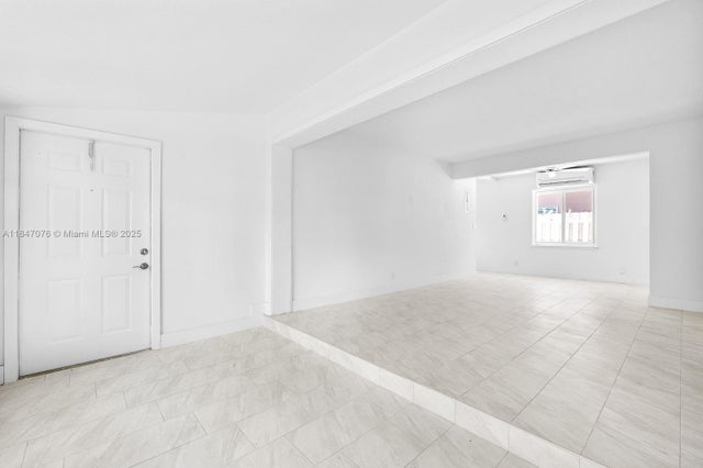 5 of 27 - 1121 Sw 18th Ct 1121, Fort Lauderdale, FL