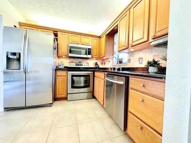 1 of 16 - 9355 Sw 8th St 101, Boca Raton, FL
