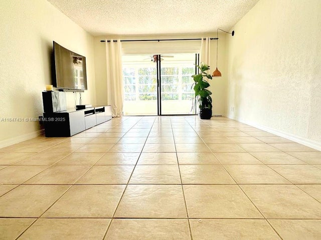 3 of 16 - 9355 Sw 8th St 101, Boca Raton, FL