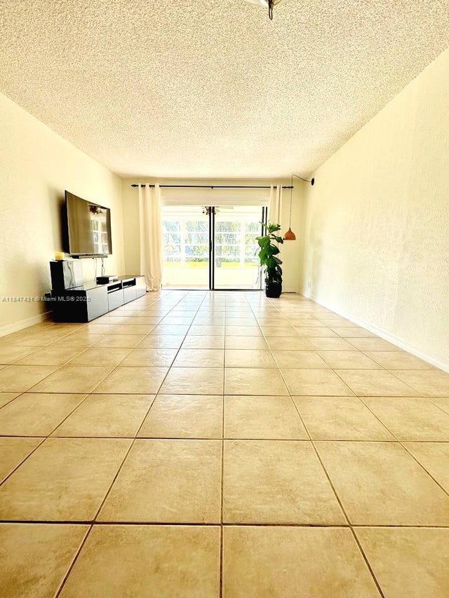 4 of 16 - 9355 Sw 8th St 101, Boca Raton, FL